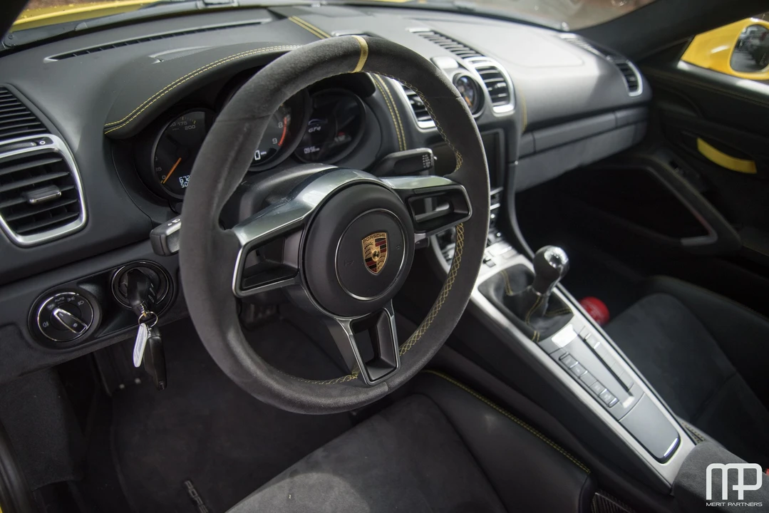2016 Porsche 981 Cayman GT4 - Image 30 of 31