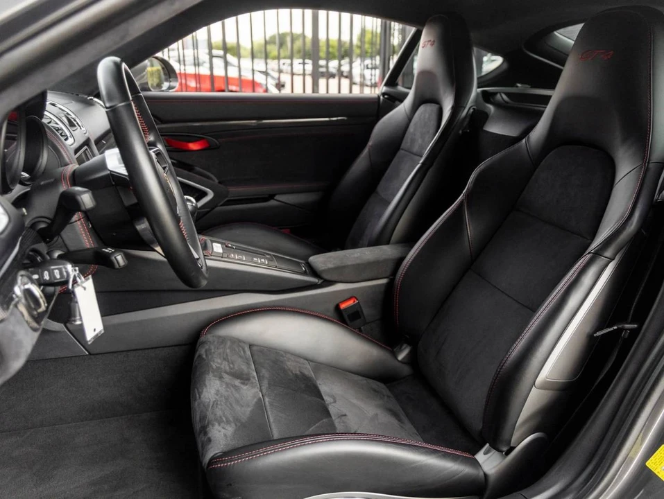 2016 Porsche 981 Cayman GT4 - Image 5 of 5
