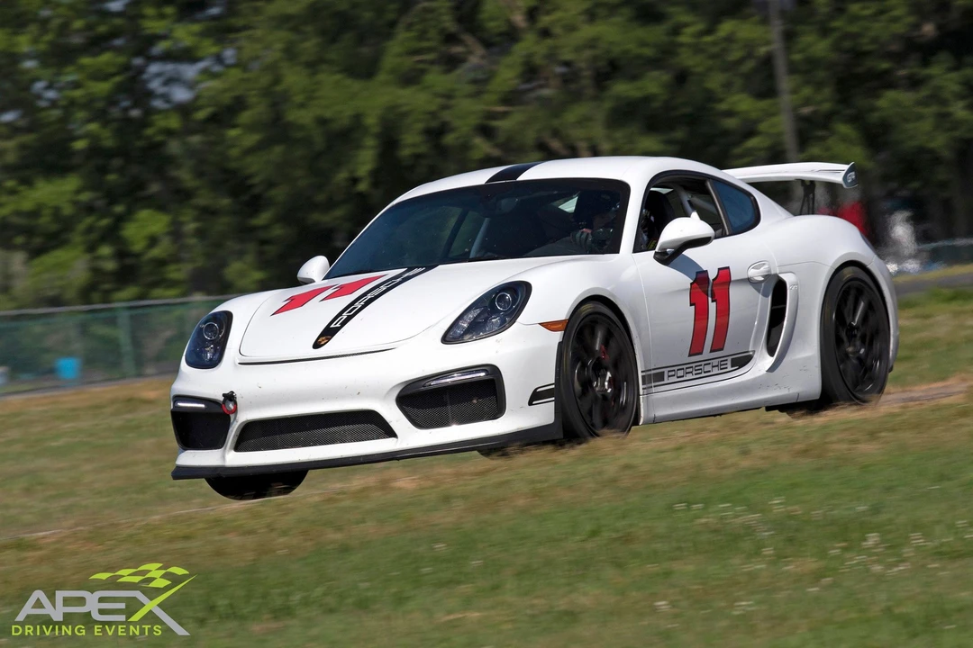 2016 Porsche 981 Cayman GT4 - Image 2 of 6