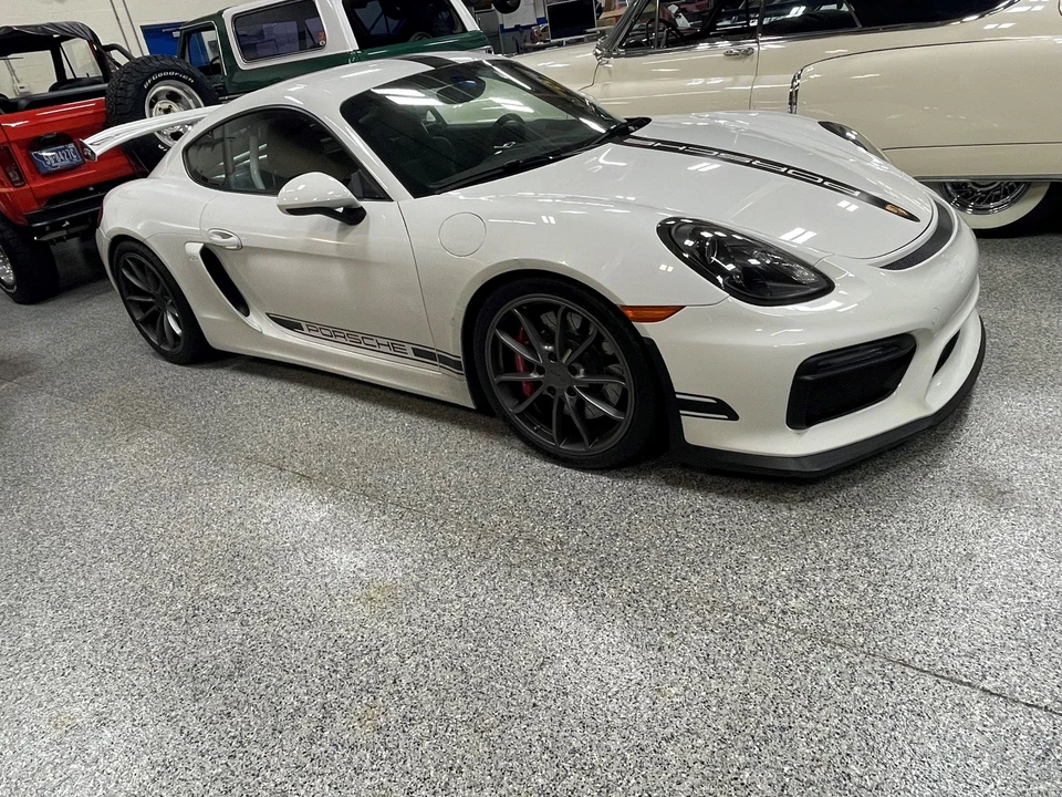 2016 Porsche 981 Cayman GT4 - Image 4 of 6