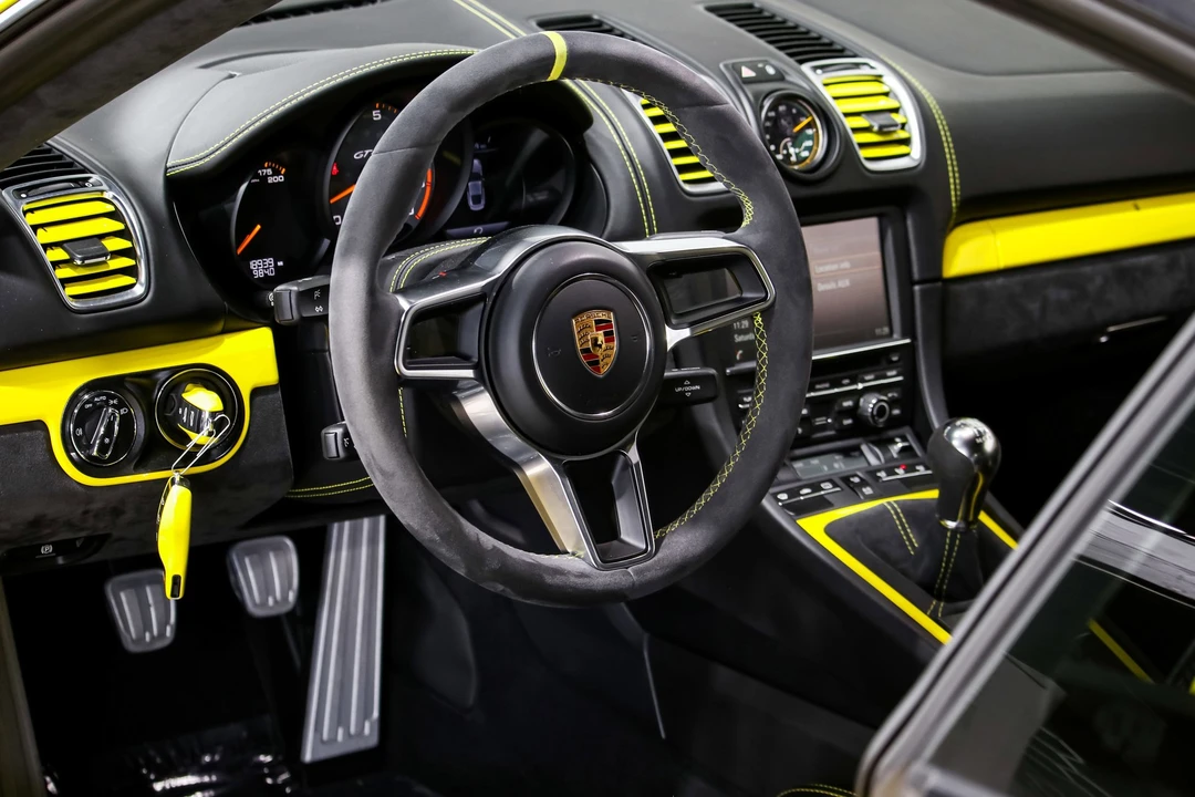 2016 Porsche 981 Cayman GT4 - Image 8 of 12
