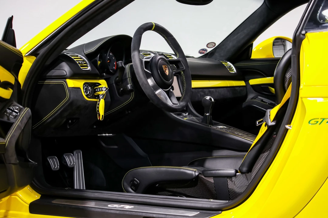 2016 Porsche 981 Cayman GT4 - Image 7 of 12