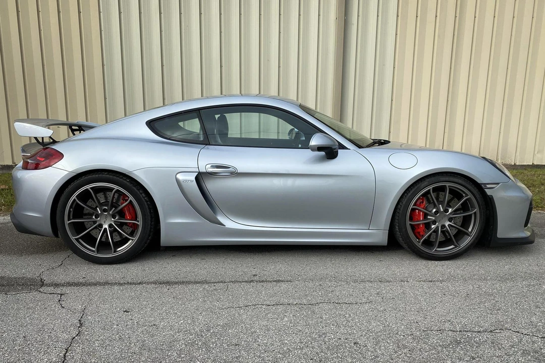 2016 Porsche 981 Cayman GT4 - Image 2 of 2