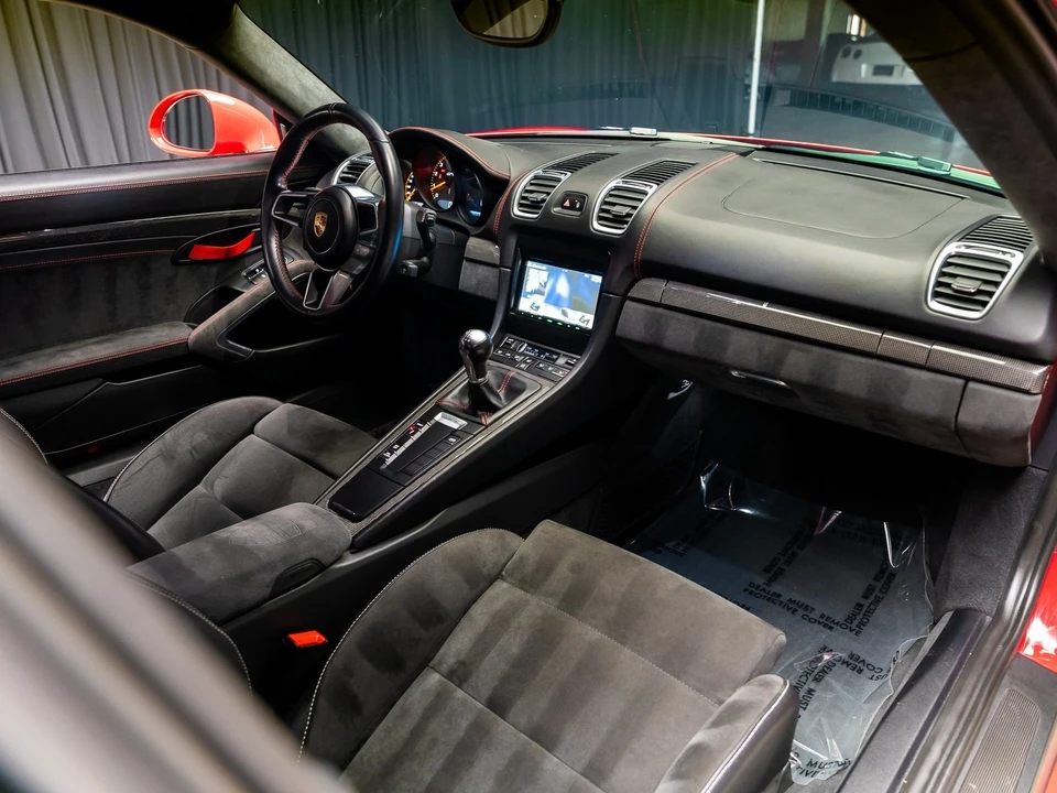 2016 Porsche 981 Cayman GT4 - Image 6 of 12