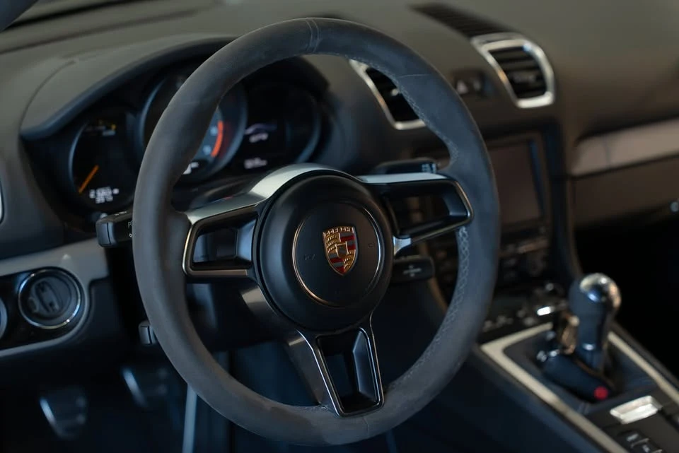 2016 Porsche 981 Cayman GT4 - Image 14 of 20
