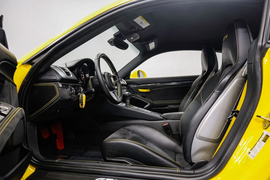 2016 Porsche 981 Cayman GT4 - Image 20 of 31