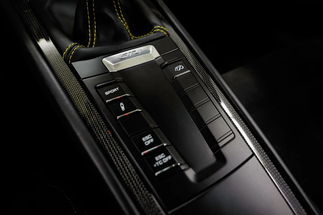 2016 Porsche 981 Cayman GT4 - Image 16 of 31