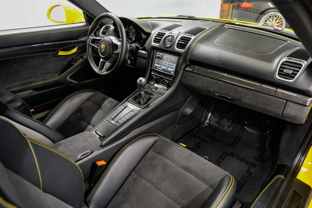 2016 Porsche 981 Cayman GT4 - Image 29 of 31