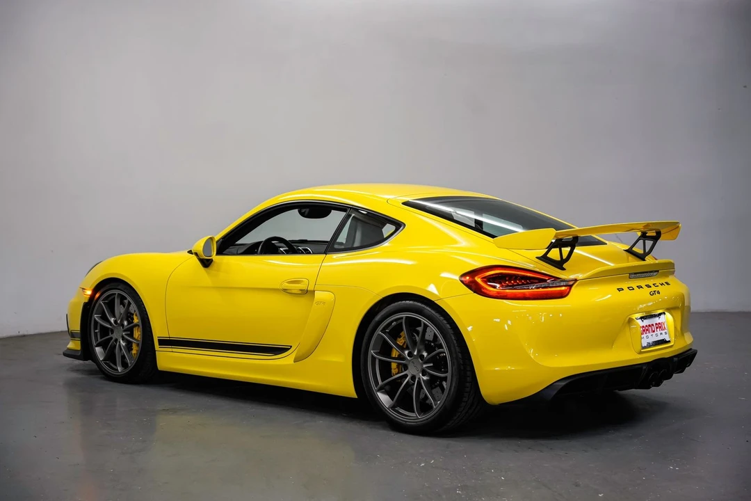 2016 Porsche 981 Cayman GT4 - Image 8 of 31