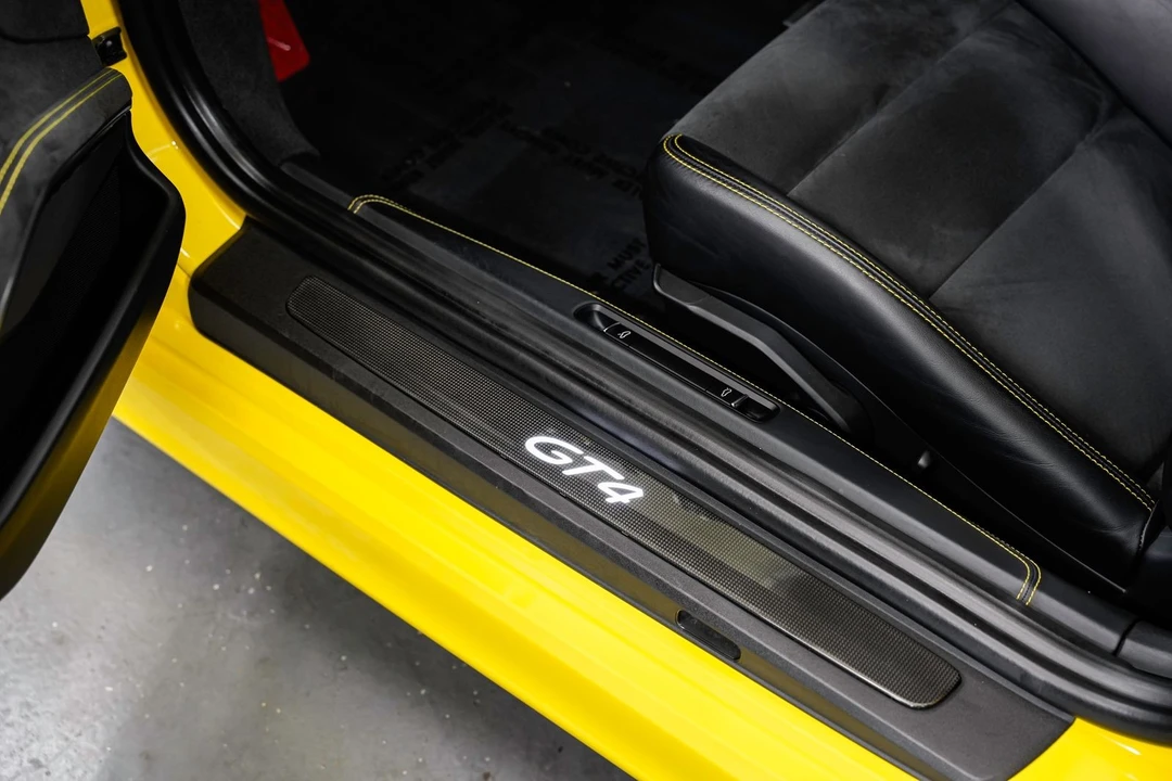 2016 Porsche 981 Cayman GT4 - Image 23 of 31