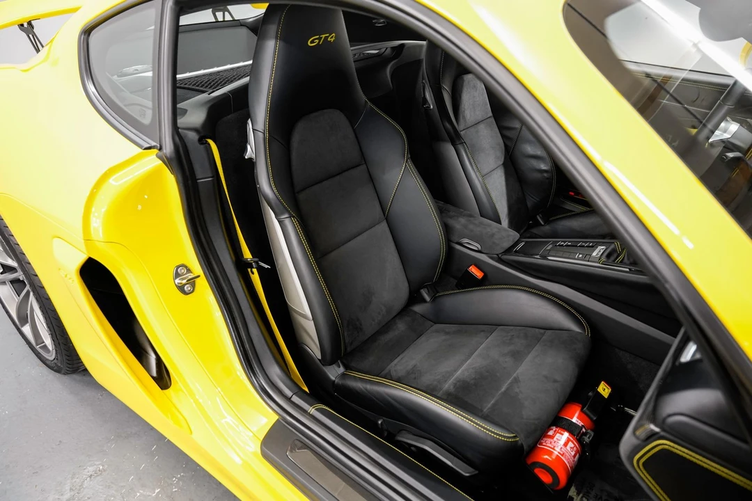 2016 Porsche 981 Cayman GT4 - Image 27 of 31