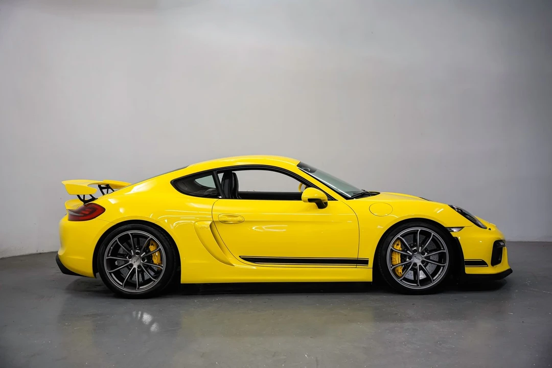 2016 Porsche 981 Cayman GT4 - Image 2 of 31