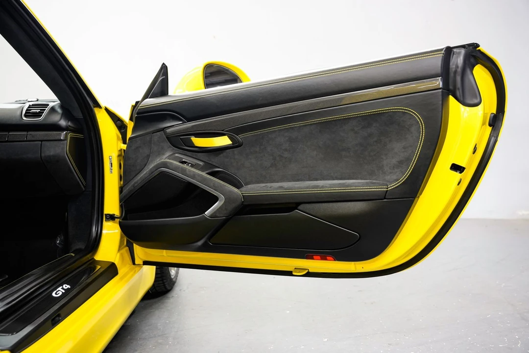 2016 Porsche 981 Cayman GT4 - Image 25 of 31