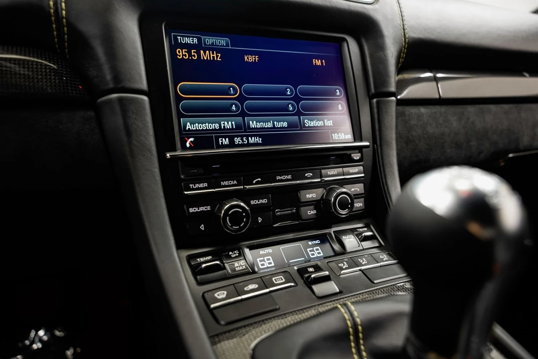2016 Porsche 981 Cayman GT4 - Image 14 of 31