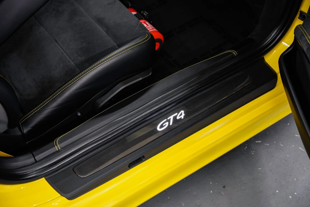2016 Porsche 981 Cayman GT4 - Image 26 of 31