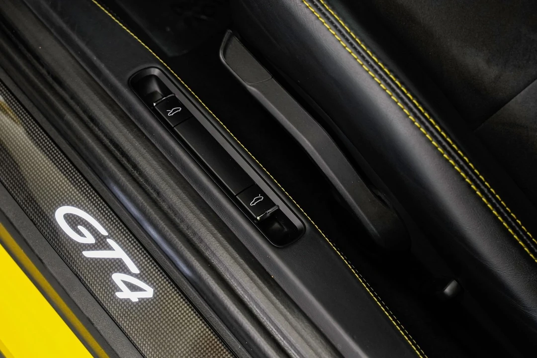 2016 Porsche 981 Cayman GT4 - Image 22 of 31