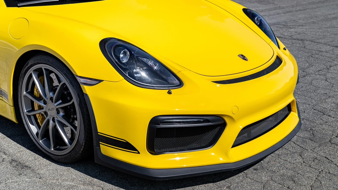 2016 Porsche 981 Cayman GT4 - Image 13 of 31