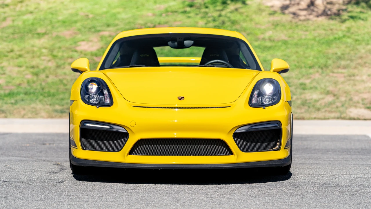 2016 Porsche 981 Cayman GT4 - Image 11 of 31