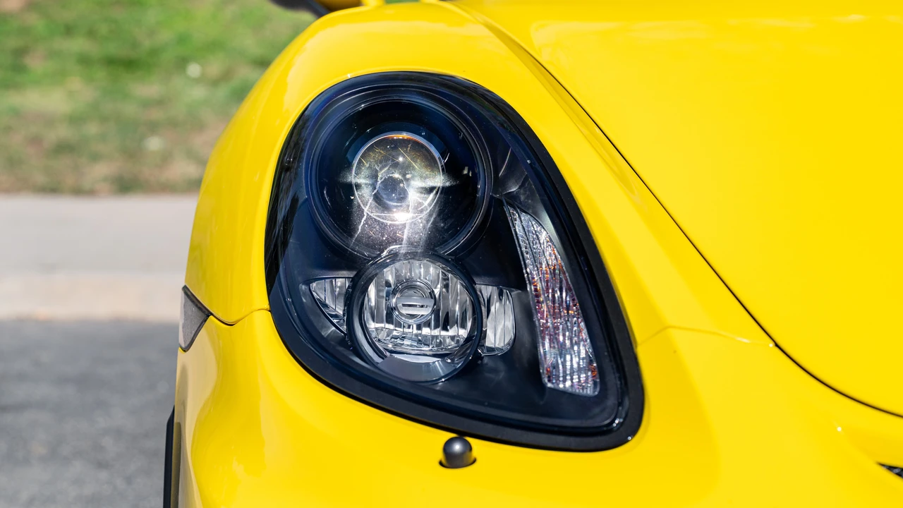 2016 Porsche 981 Cayman GT4 - Image 14 of 31