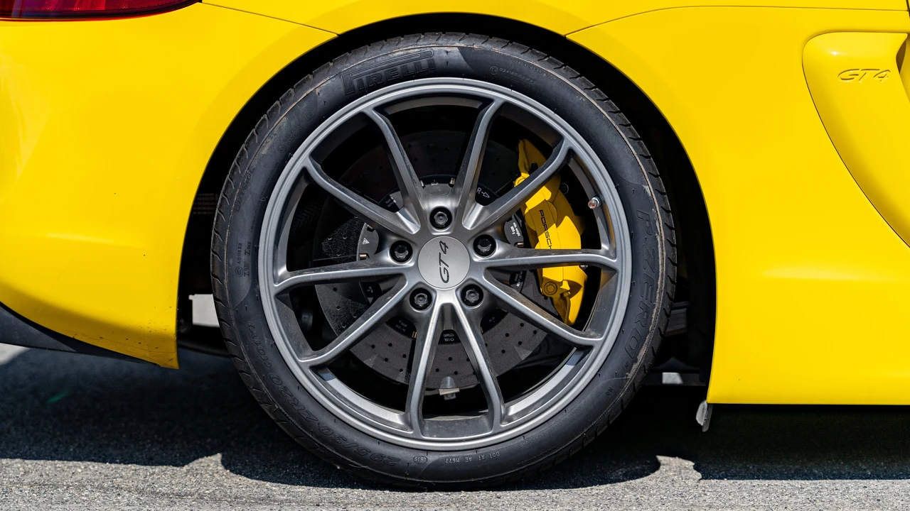 2016 Porsche 981 Cayman GT4 - Image 31 of 31