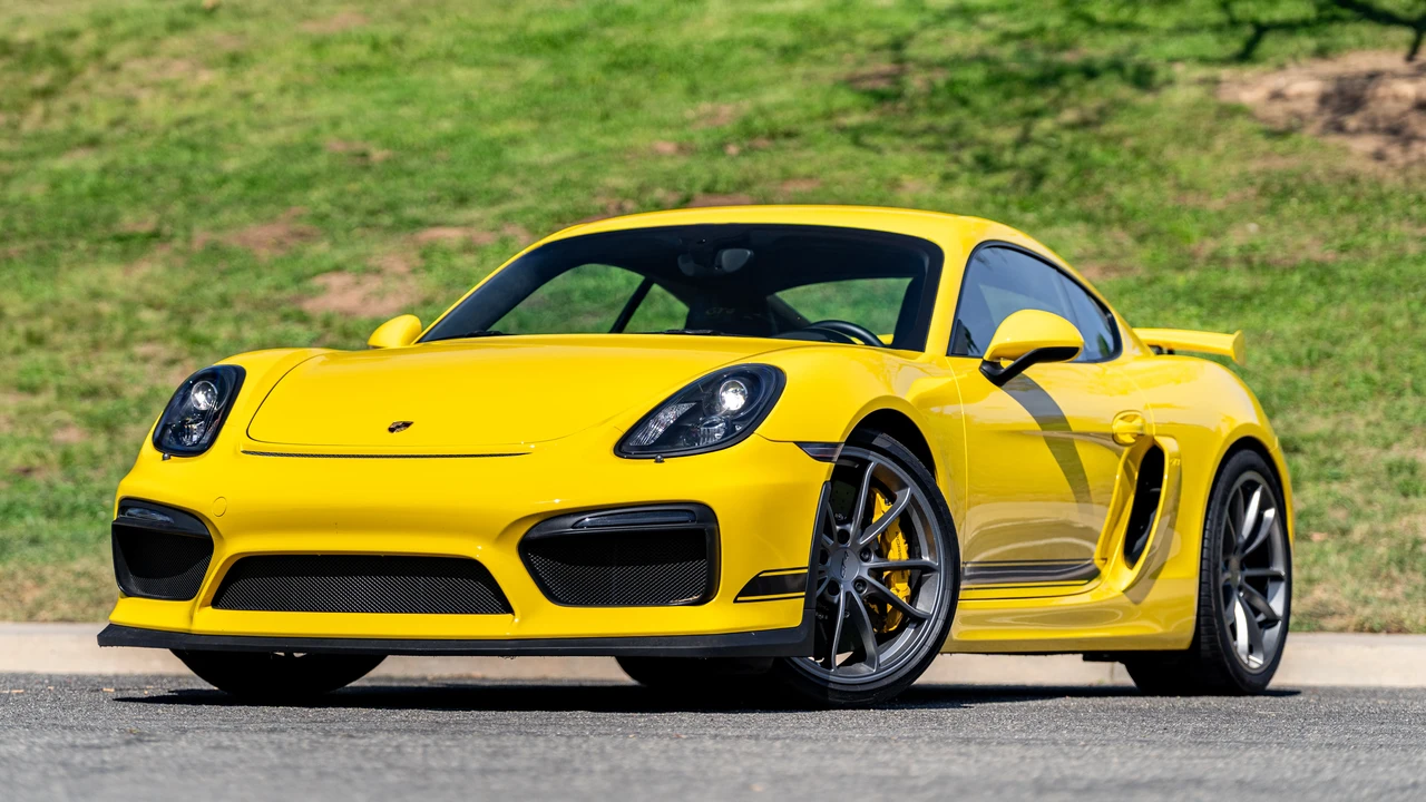 2016 Porsche 981 Cayman GT4 - Image 9 of 31