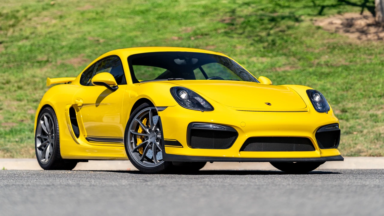 2016 Porsche 981 Cayman GT4 - Image 3 of 31