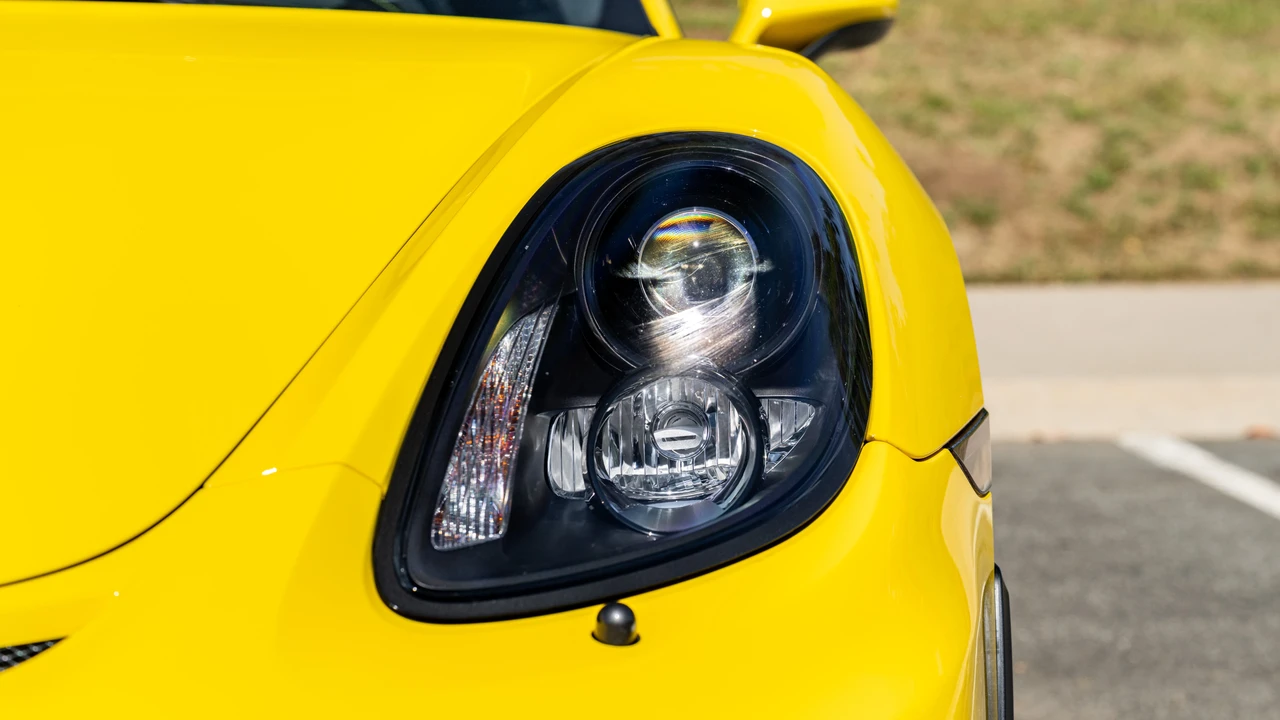 2016 Porsche 981 Cayman GT4 - Image 15 of 31