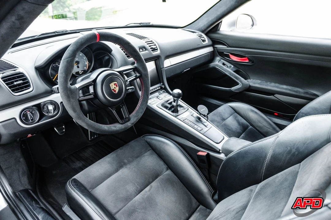2016 Porsche 981 Cayman GT4 - Image 2 of 12