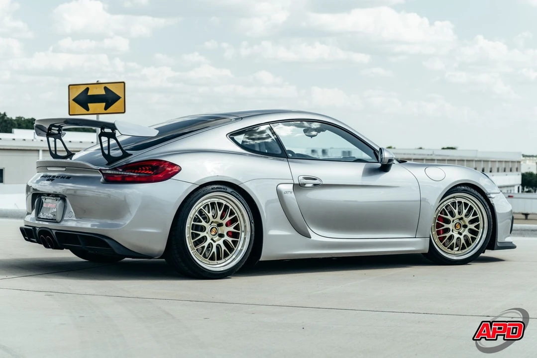 2016 Porsche 981 Cayman GT4 - Image 4 of 12