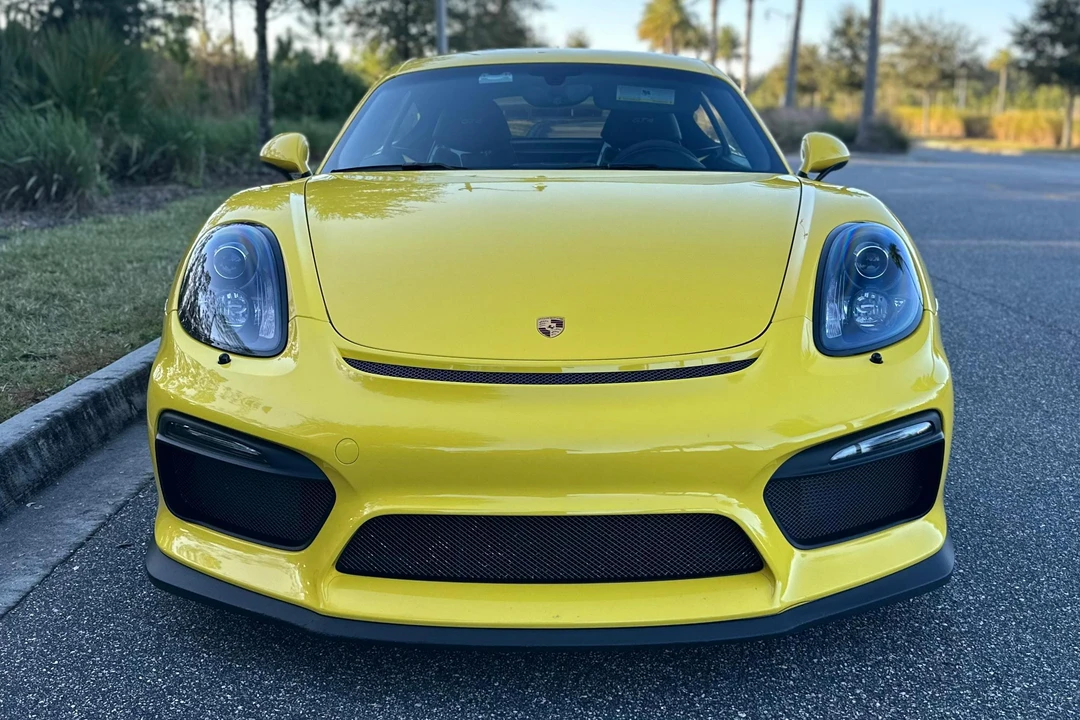 2016 Porsche 981 Cayman GT4 - Image 2 of 31