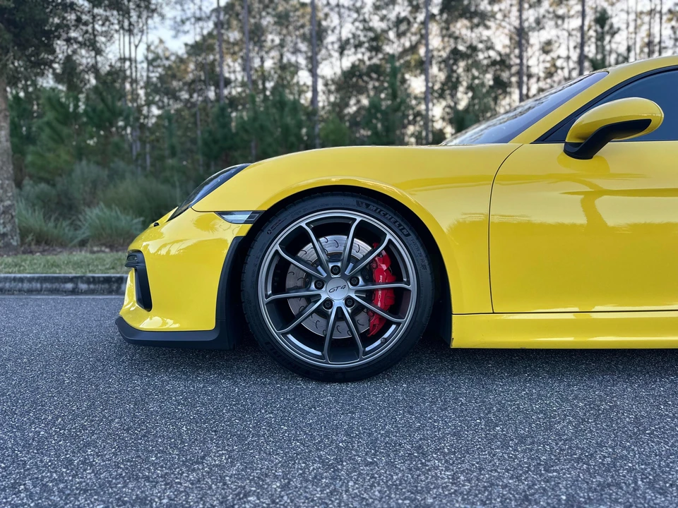 2016 Porsche 981 Cayman GT4 - Image 28 of 31