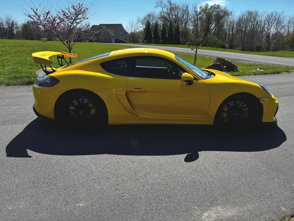 2016 Porsche 981 Cayman GT4 - Image 25 of 31