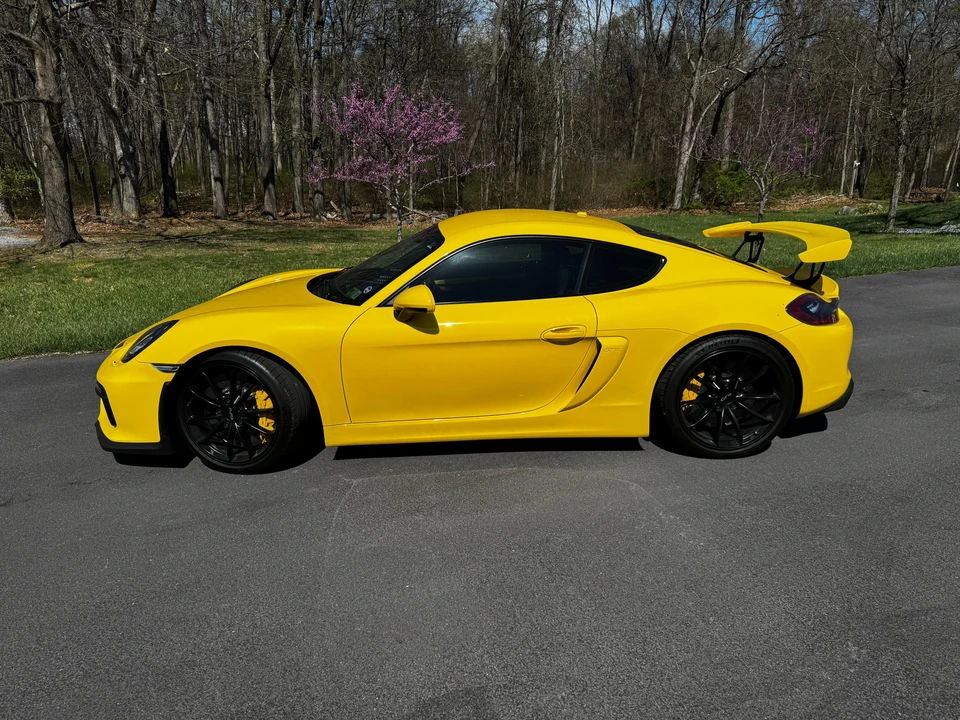2016 Porsche 981 Cayman GT4 - Image 17 of 31