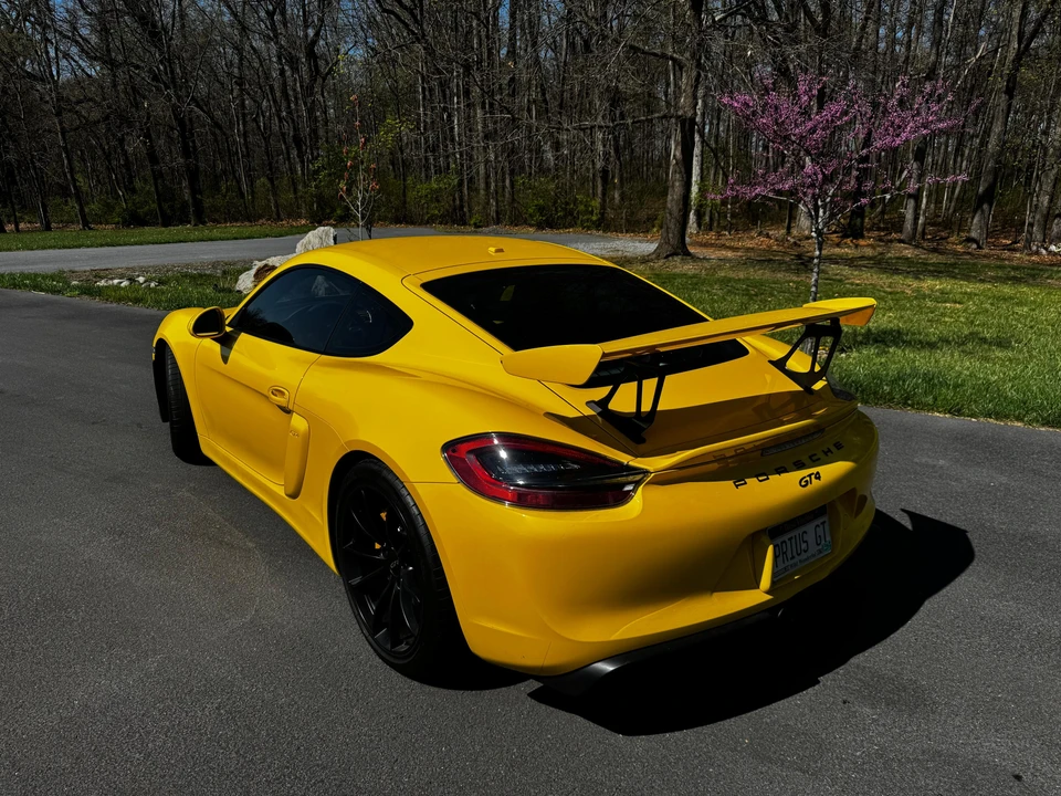 2016 Porsche 981 Cayman GT4 - Image 19 of 31