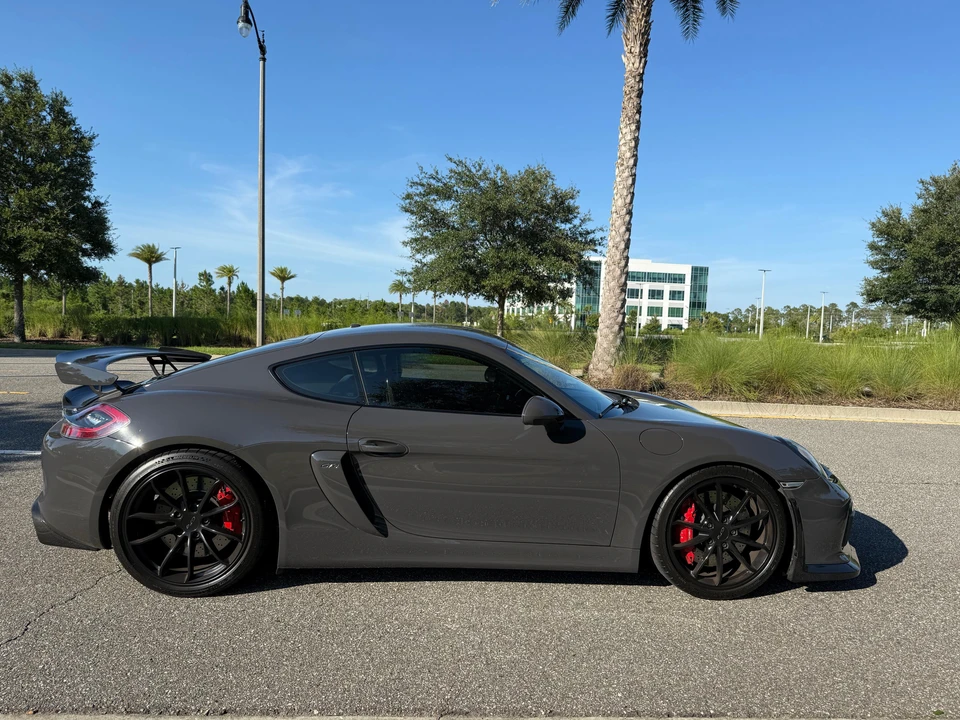 2016 Porsche 981 Cayman GT4 - Image 17 of 31