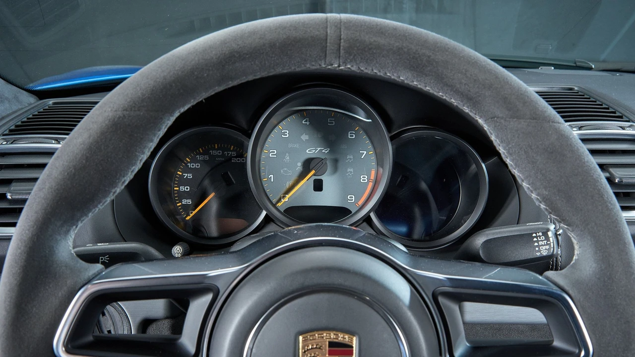 2016 Porsche 981 Cayman GT4 - Image 11 of 16