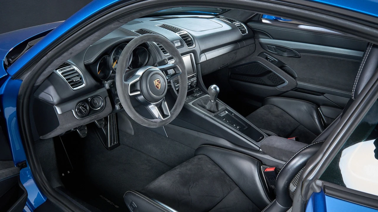 2016 Porsche 981 Cayman GT4 - Image 10 of 16