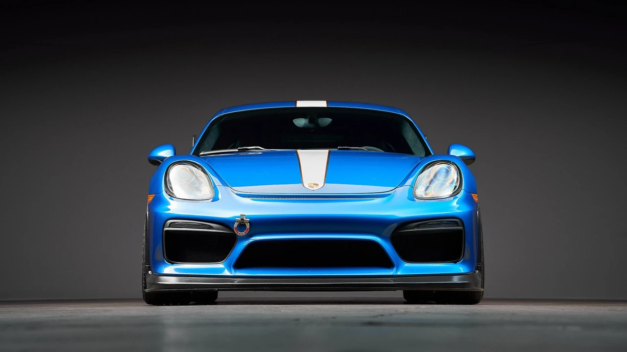 2016 Porsche 981 Cayman GT4 - Image 9 of 16