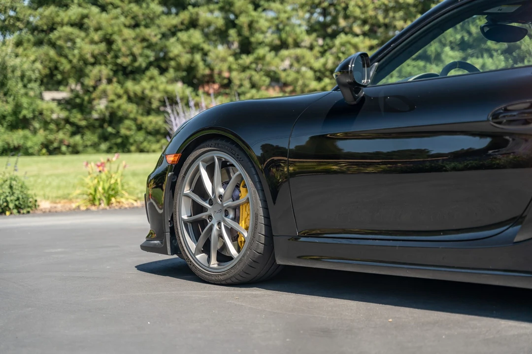 2016 Porsche 981 Cayman GT4 - Image 24 of 31