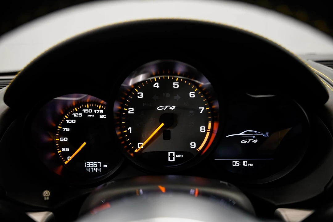 2016 Porsche 981 Cayman GT4 - Image 12 of 31