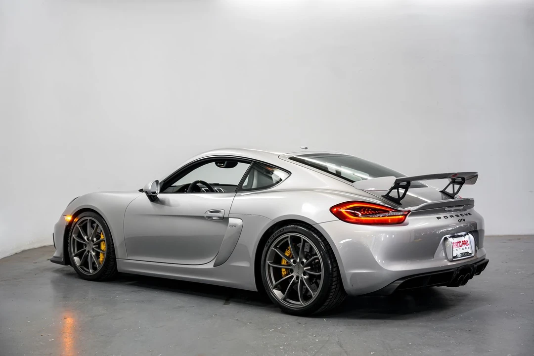 2016 Porsche 981 Cayman GT4 - Image 9 of 31