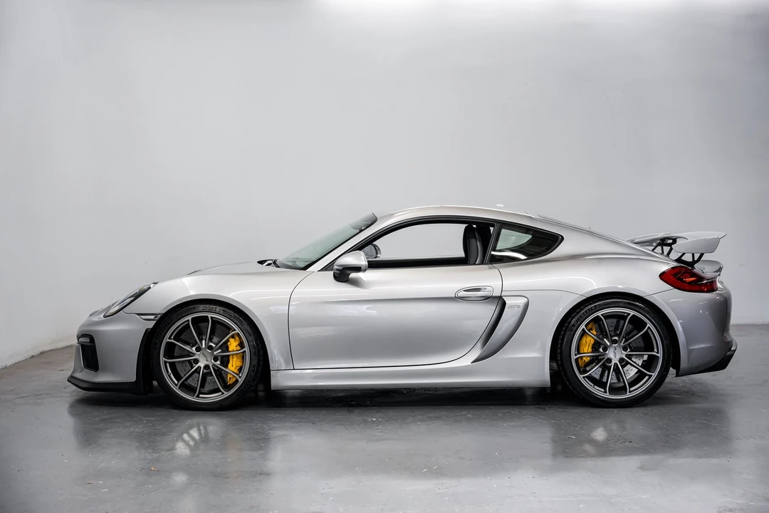 2016 Porsche 981 Cayman GT4 - Image 8 of 31