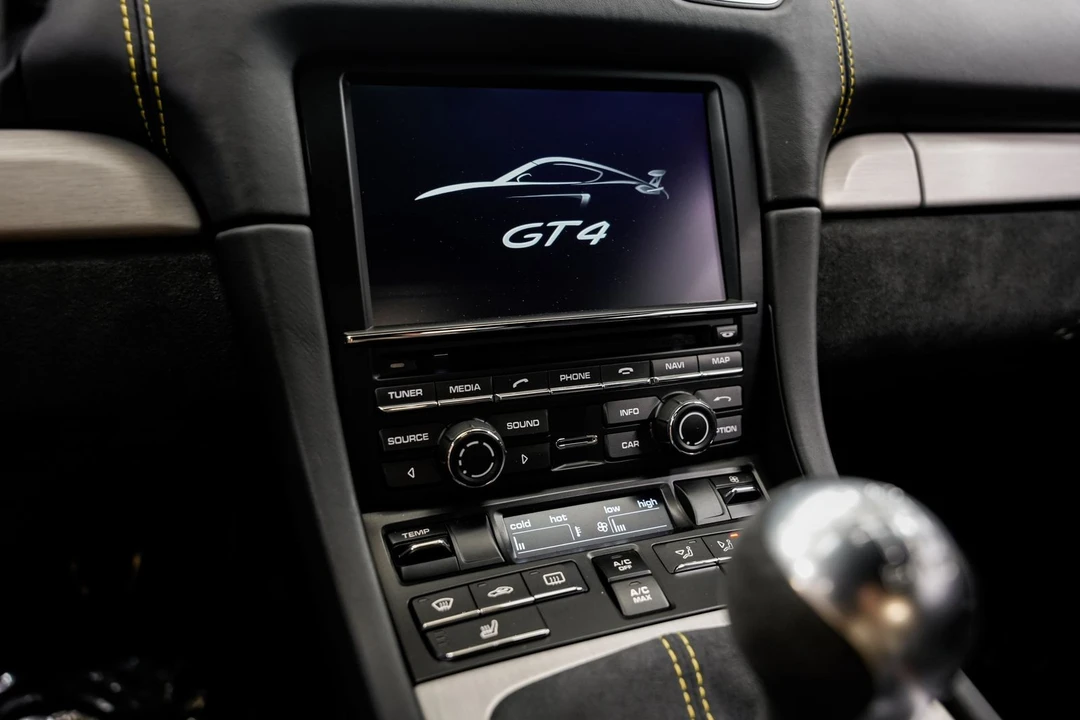 2016 Porsche 981 Cayman GT4 - Image 13 of 31