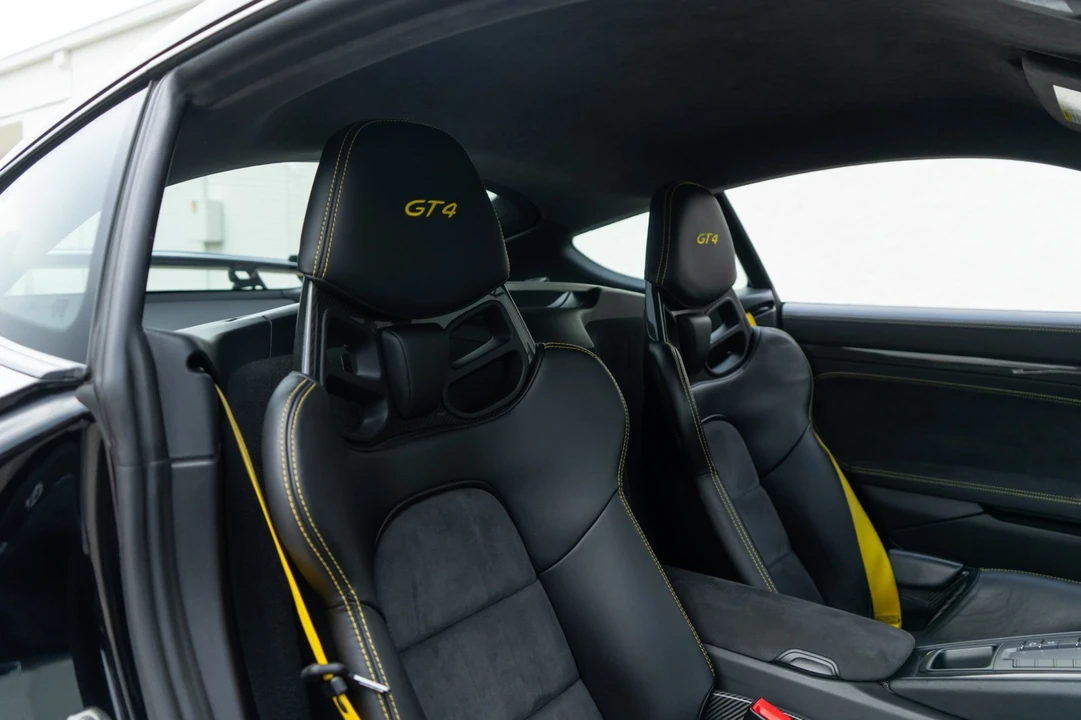 2016 Porsche 981 Cayman GT4 - Image 27 of 31