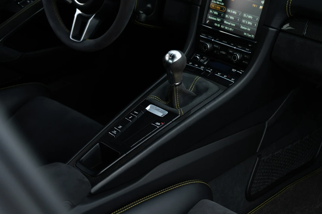 2016 Porsche 981 Cayman GT4 - Image 22 of 31