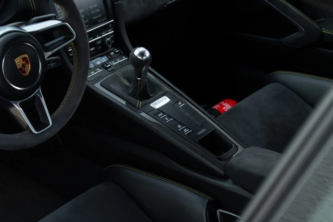 2016 Porsche 981 Cayman GT4 - Image 20 of 31