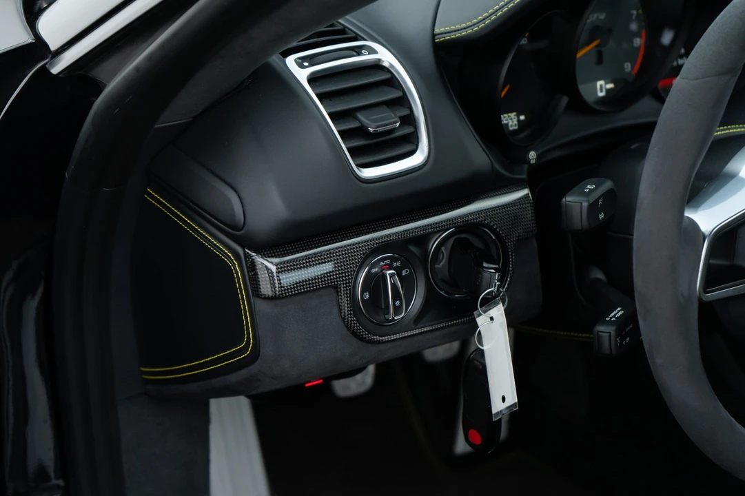 2016 Porsche 981 Cayman GT4 - Image 19 of 31