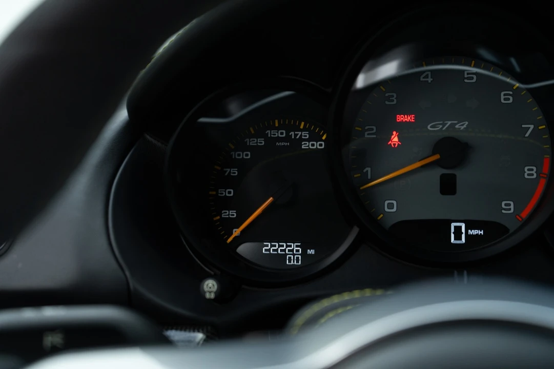 2016 Porsche 981 Cayman GT4 - Image 12 of 31