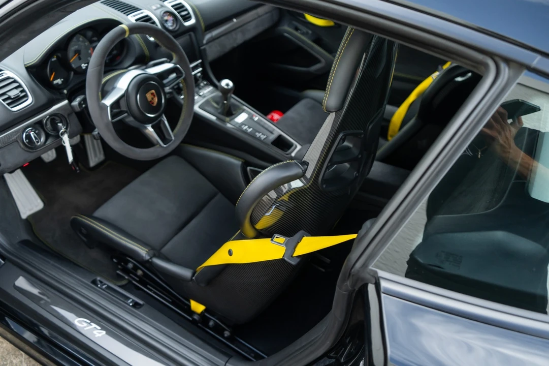 2016 Porsche 981 Cayman GT4 - Image 25 of 31