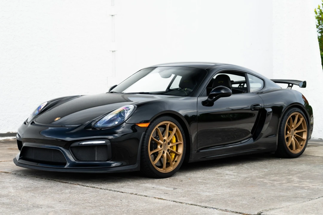 2016 Porsche 981 Cayman GT4 - Image 2 of 31